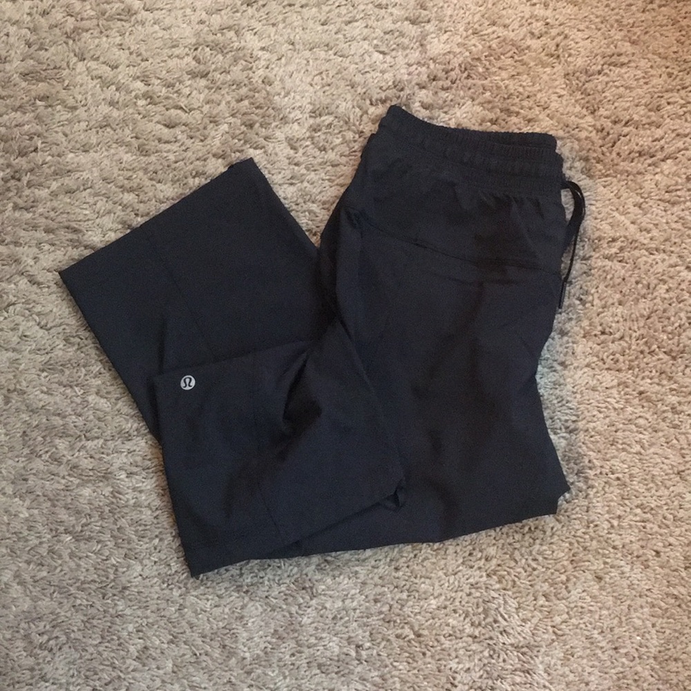 Sz 4 lulu lemon step lively crop pants
